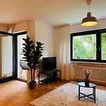 Klassen - Design - Balkon - Netflix - Naehe Messe 公寓