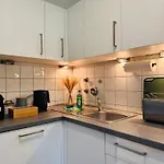 Klassen - Design - Balkon - Netflix - Naehe Messe 埃森