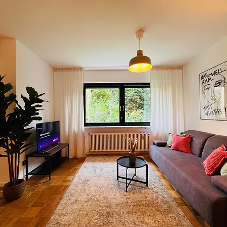 Klassen - Design - Balkon - Netflix - Naehe Messe Essen