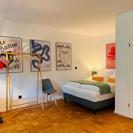 Klassen - Design - Balkon - Netflix - Nähe Messe Apartment