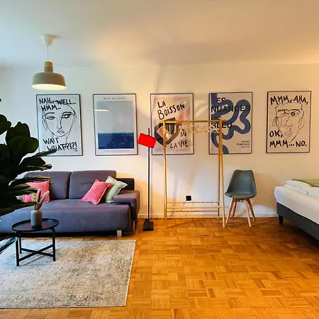 Klassen - Design - Balkon - Netflix - Naehe Messe Apartment