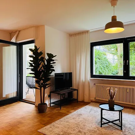 Klassen - Design - Balkon - Netflix - Naehe Messe Apartment