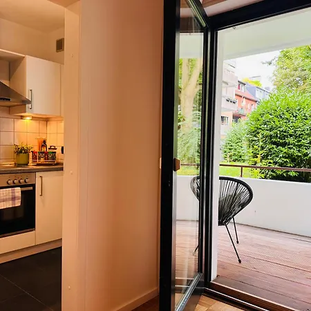 Klassen - Design - Balkon - Netflix - Naehe Messe Apartment *