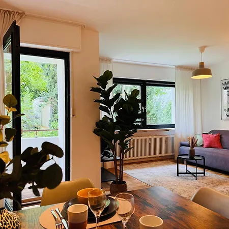 Klassen - Design - Balkon - Netflix - Naehe Messe Apartment