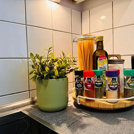 Apartment Klassen - Design - Balkon - Netflix - Naehe Messe Essen