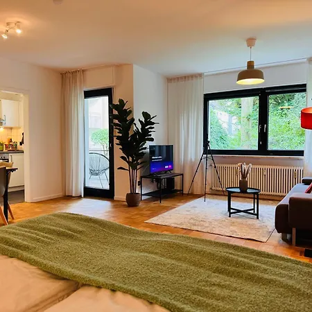 Klassen - Design - Balkon - Netflix - Nähe Messe Essen