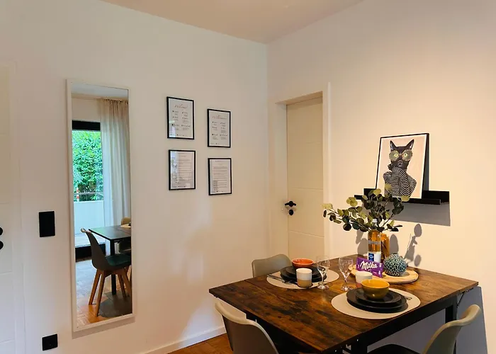 Klassen - Design - Balkon - Netflix - Naehe Messe *