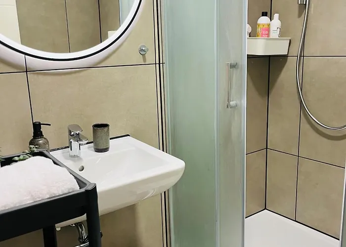 Klassen - Design - Balkon - Netflix - Naehe Messe Essen