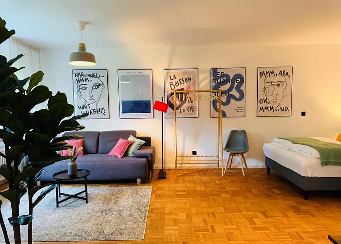 Klassen - Design - Balkon - Netflix - Naehe Messe Apartman