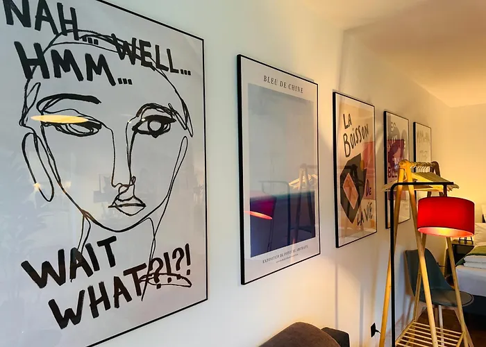 Klassen - Design - Balkon - Netflix - Naehe Messe Apartment