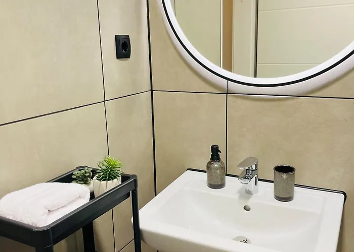 Apartment Klassen - Design - Balkon - Netflix - Naehe Messe Essen