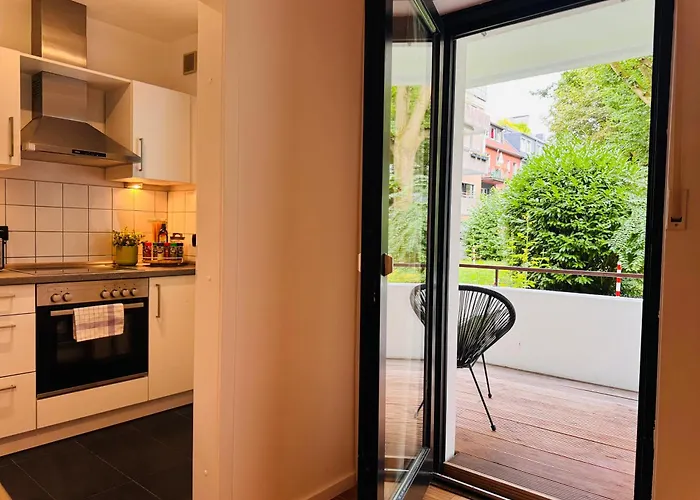 Klassen - Design - Balkon - Netflix - Naehe Messe Apartment *