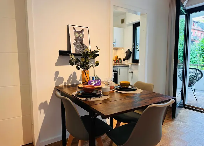 Apartment Klassen - Design - Balkon - Netflix - Naehe Messe Essen