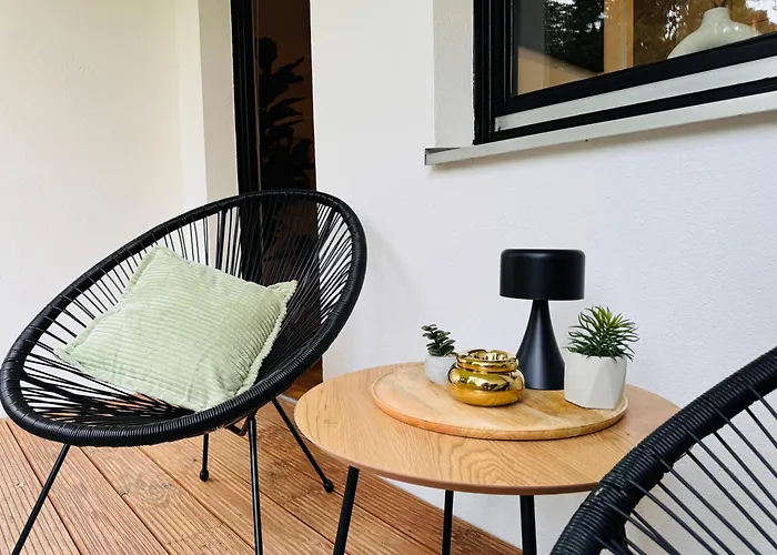 Apartment Klassen - Design - Balkon - Netflix - Naehe Messe Essen